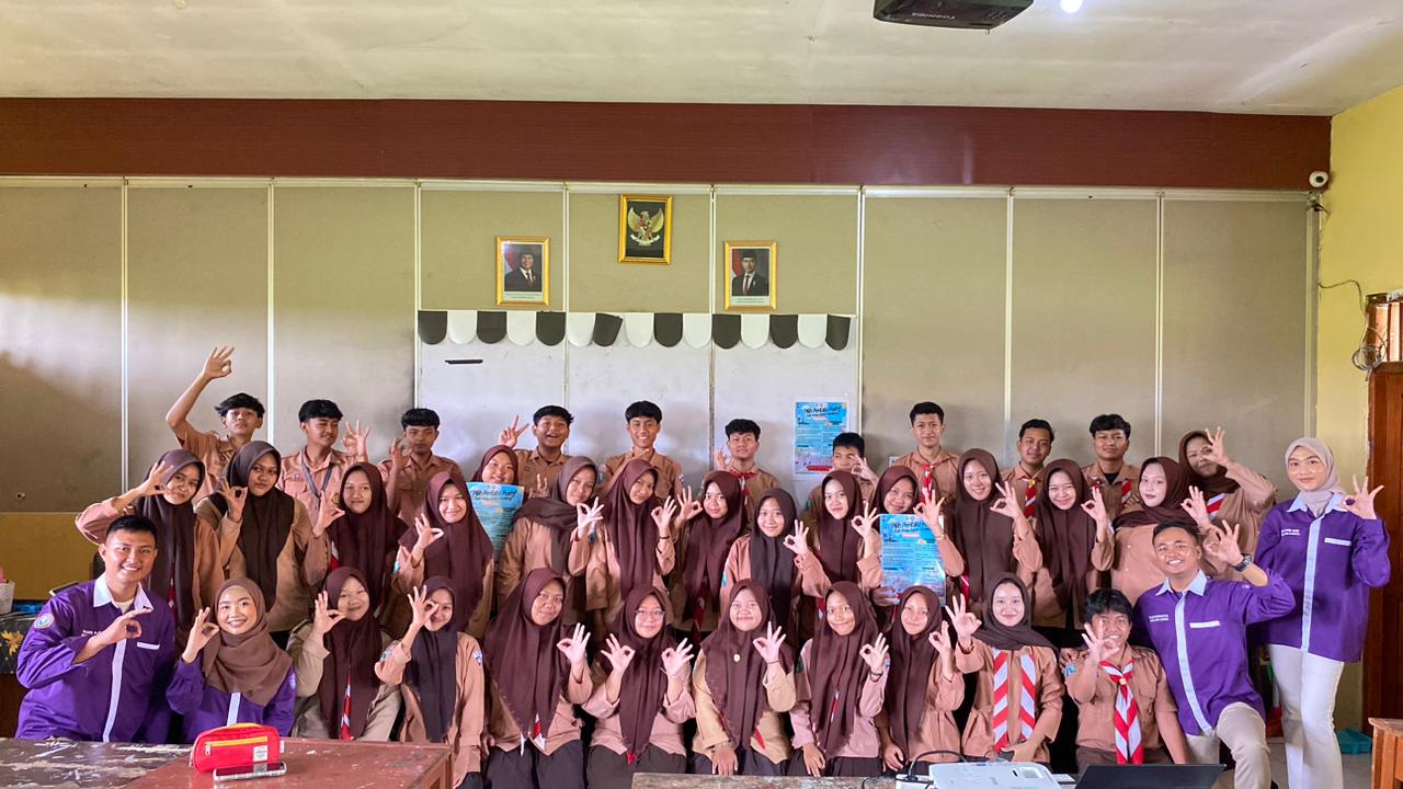 Psikoedukasi Psikologi Pendidikan oleh Fakultas Psikolo UHT Sukses Digelar di SMAN 1 Driyorejo, Siswa Antusias Ikuti Pembelajaran Karakter