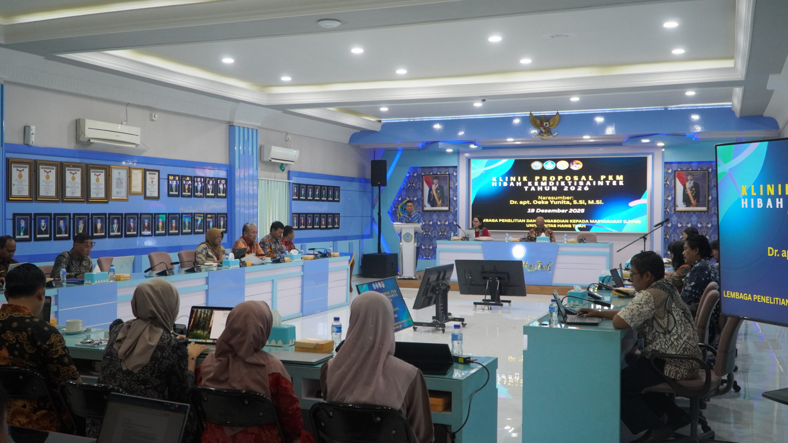 Rektor UHT Buka Coaching Clinic Penyusunan Proposal Pengabdian kepada Masyarakat Hibah Kemdiktisaintek 2026