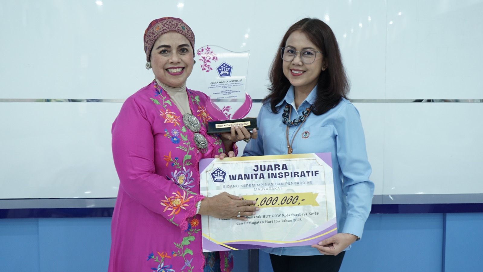Dosen FKG UHT Raih Penghargaan Wanita Inspiratif di HUT ke-59 GOW Kota Surabaya
