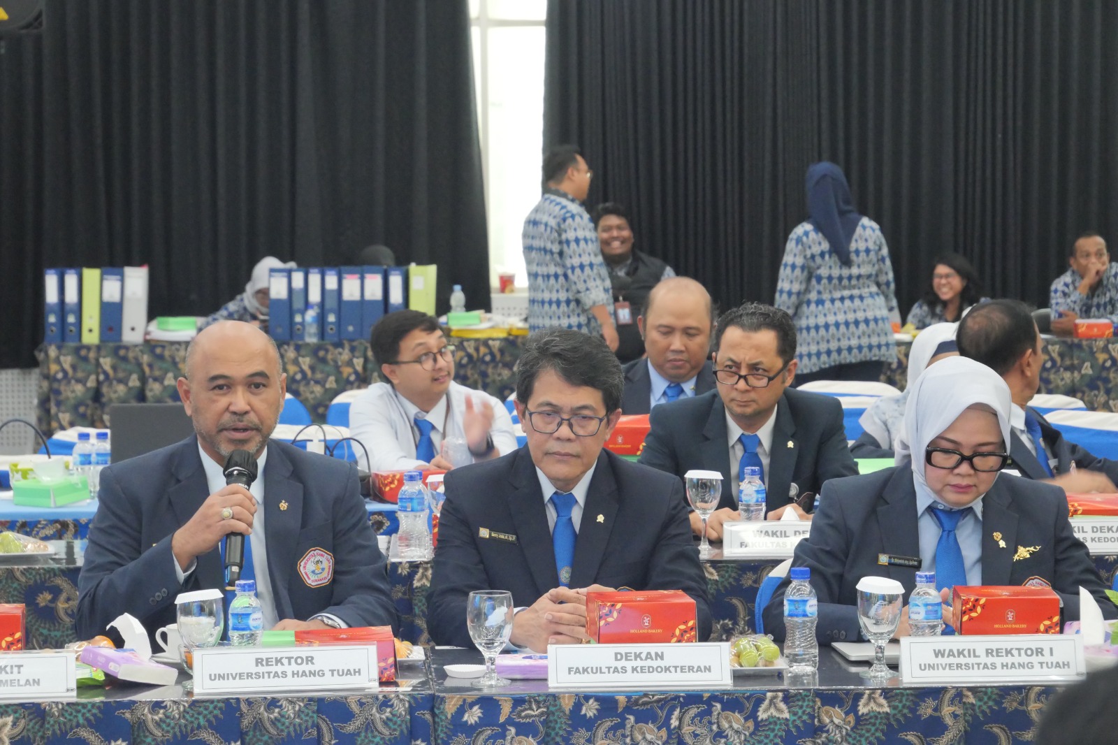 Rektor UHT Buka Evaluasi Lapangan Pendirian Program Studi Spesialis Fakultas Kedokteran