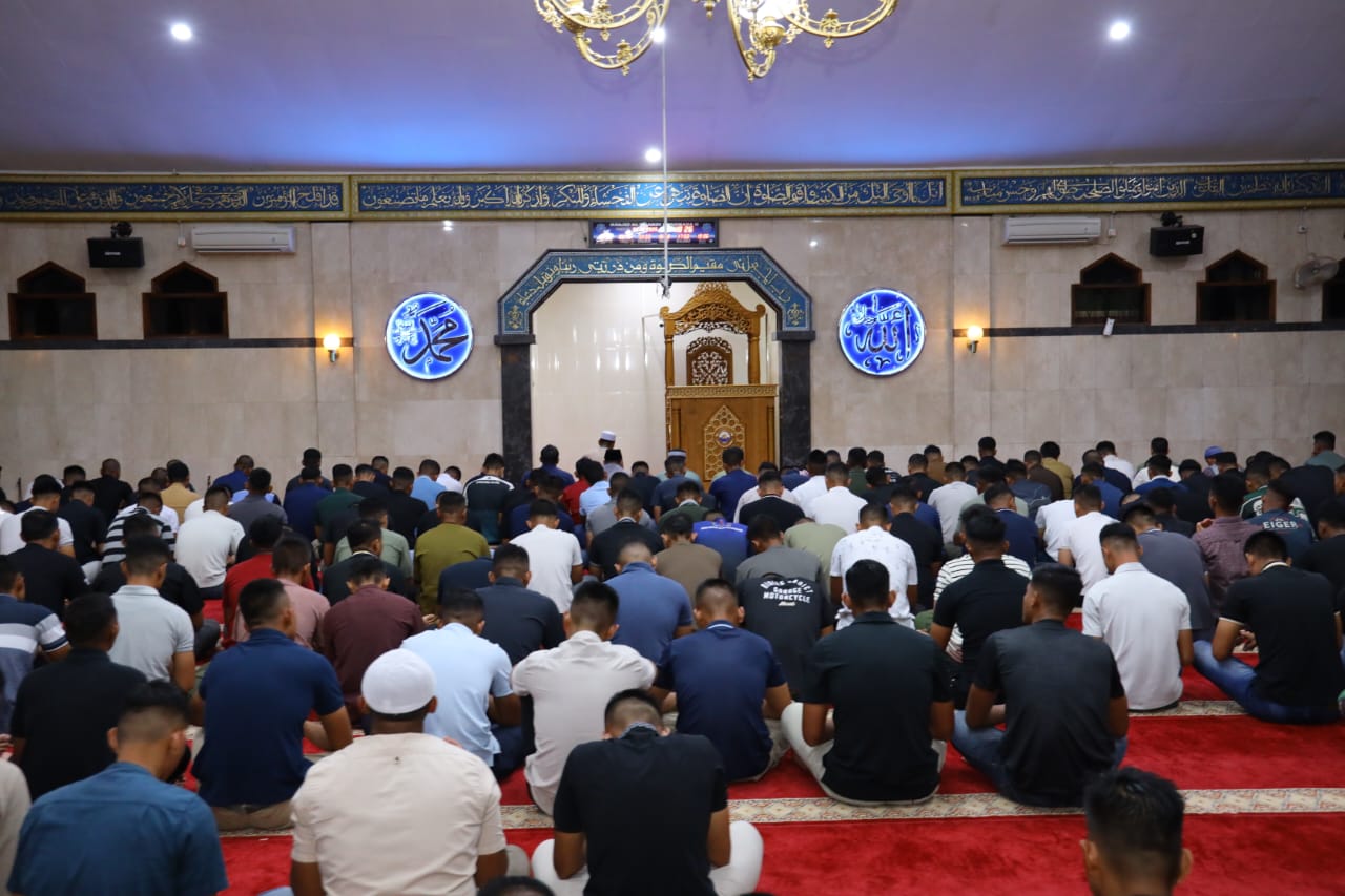 Awali 2026 dengan Iman dan Kebersamaan, Prajurit Tidur Dalam Koarmada II Gelar Sholat Berjamaah dan Doa Bersama