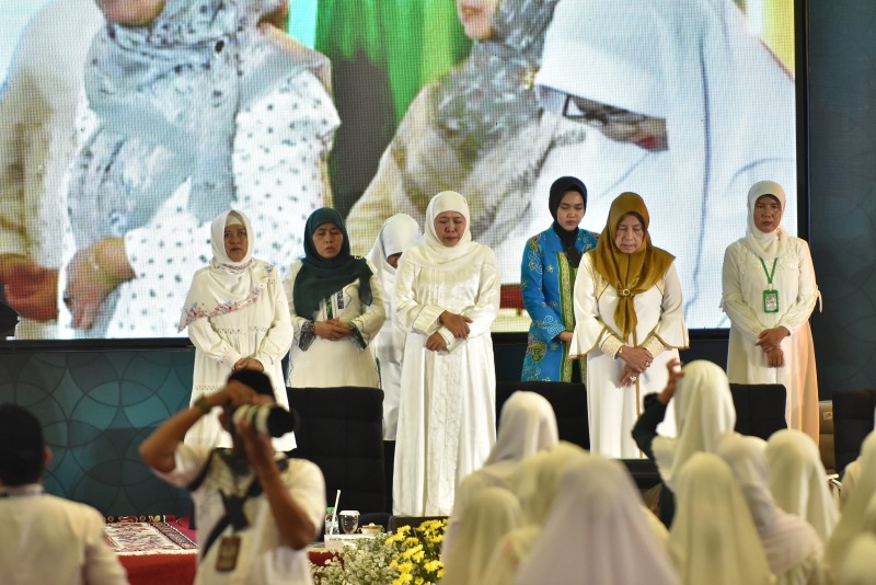 Gubermur Khofifah Hadiri Haul KH. Abdul Wahab Turcham ke-31