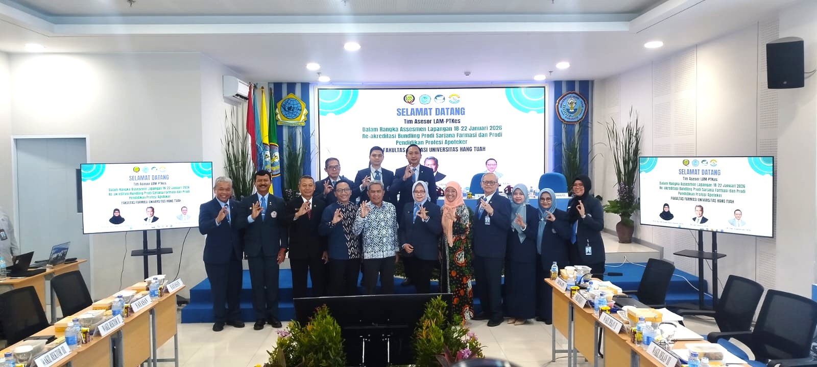 Jamin Mutu Lulusan, Fakultas Farmasi UHT Gelar Re-Akreditasi Prodi Sarjana Farmasi dan Profesi Apoteker