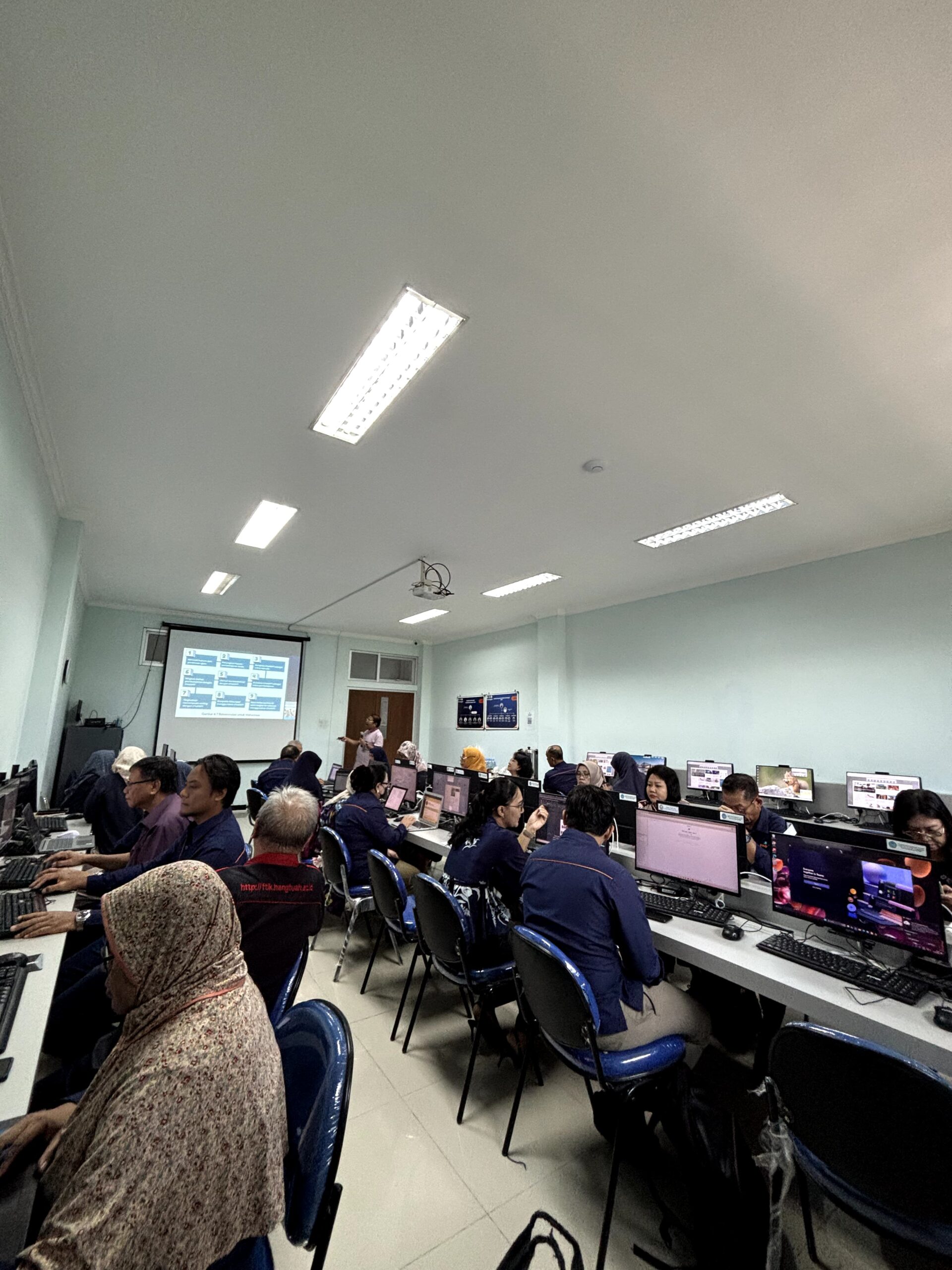 Dosen FISIP Universitas Hang Tuah Ikuti Diseminasi Penggunaan AI dalam Pembelajaran Berbasis OBE