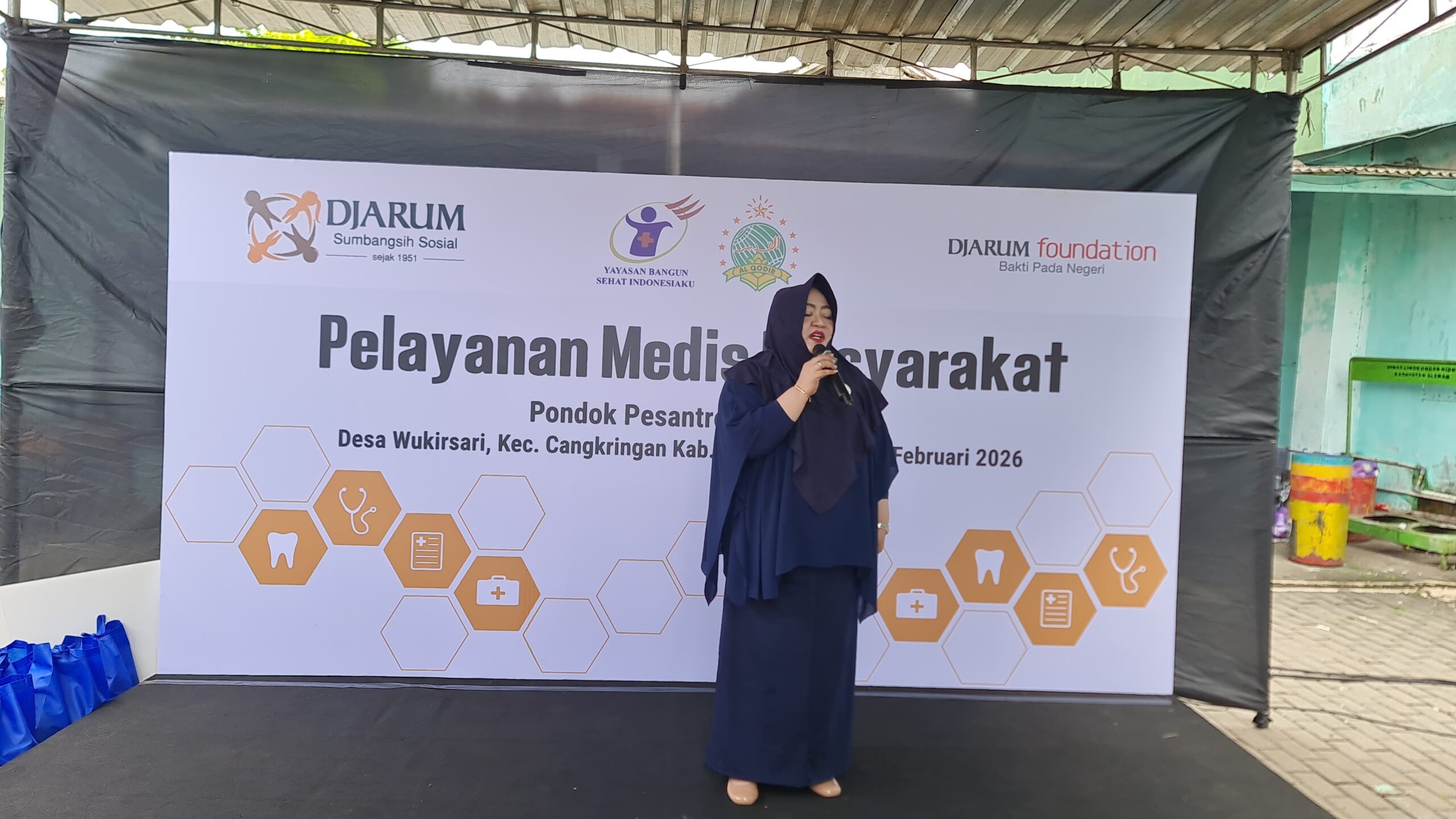 Antusias!  Warga  Wungkirsari ikuti Baksos Djarum Foundation dan YBSI  ke 31 di PP Salafiyah al Qodir Sleman