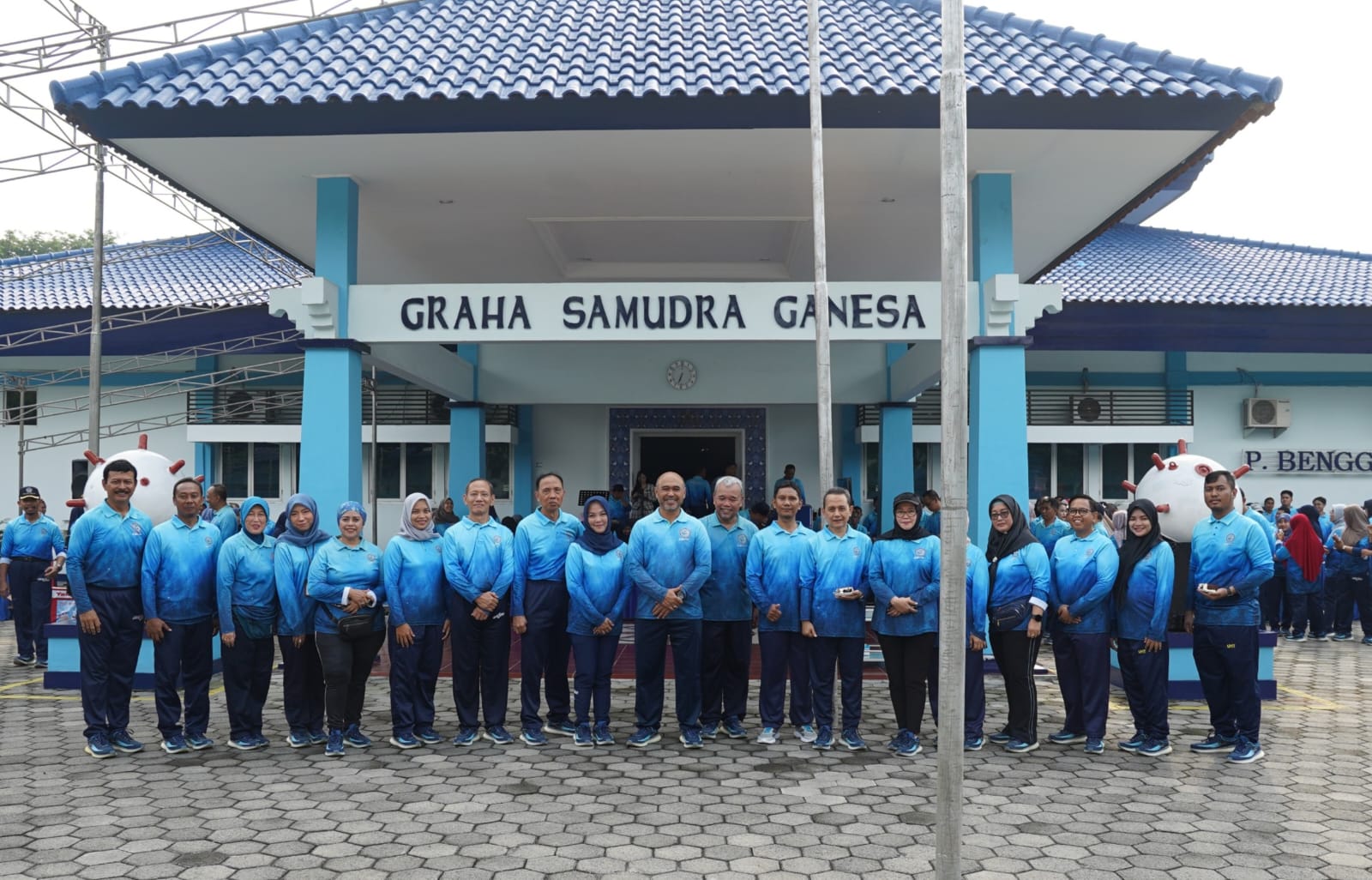 UHT Perkuat Kebersamaan dan Transformasi Digital Melalui Perayaan Ulang Tahun Pegawai dan Sosialisasi Absensi Digital