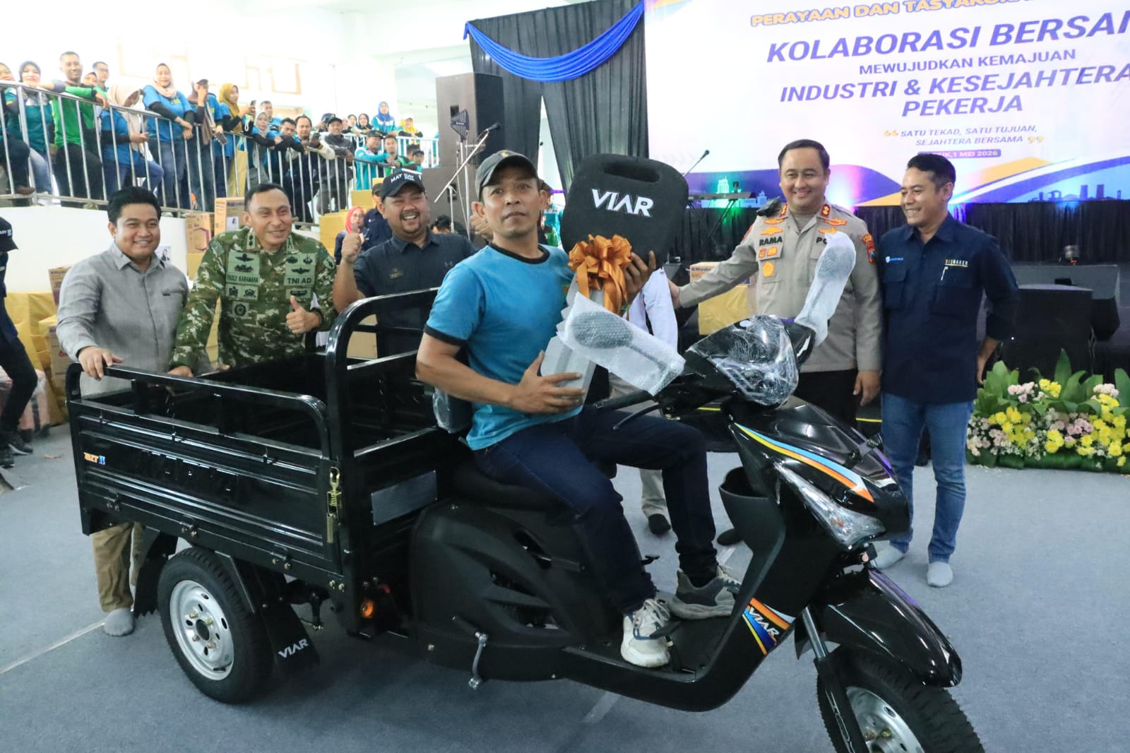 Peringatan May Day di Stadion Gejos Berjalan Kondusif, Kapolres Gresik Apresiasi Elemen Buruh