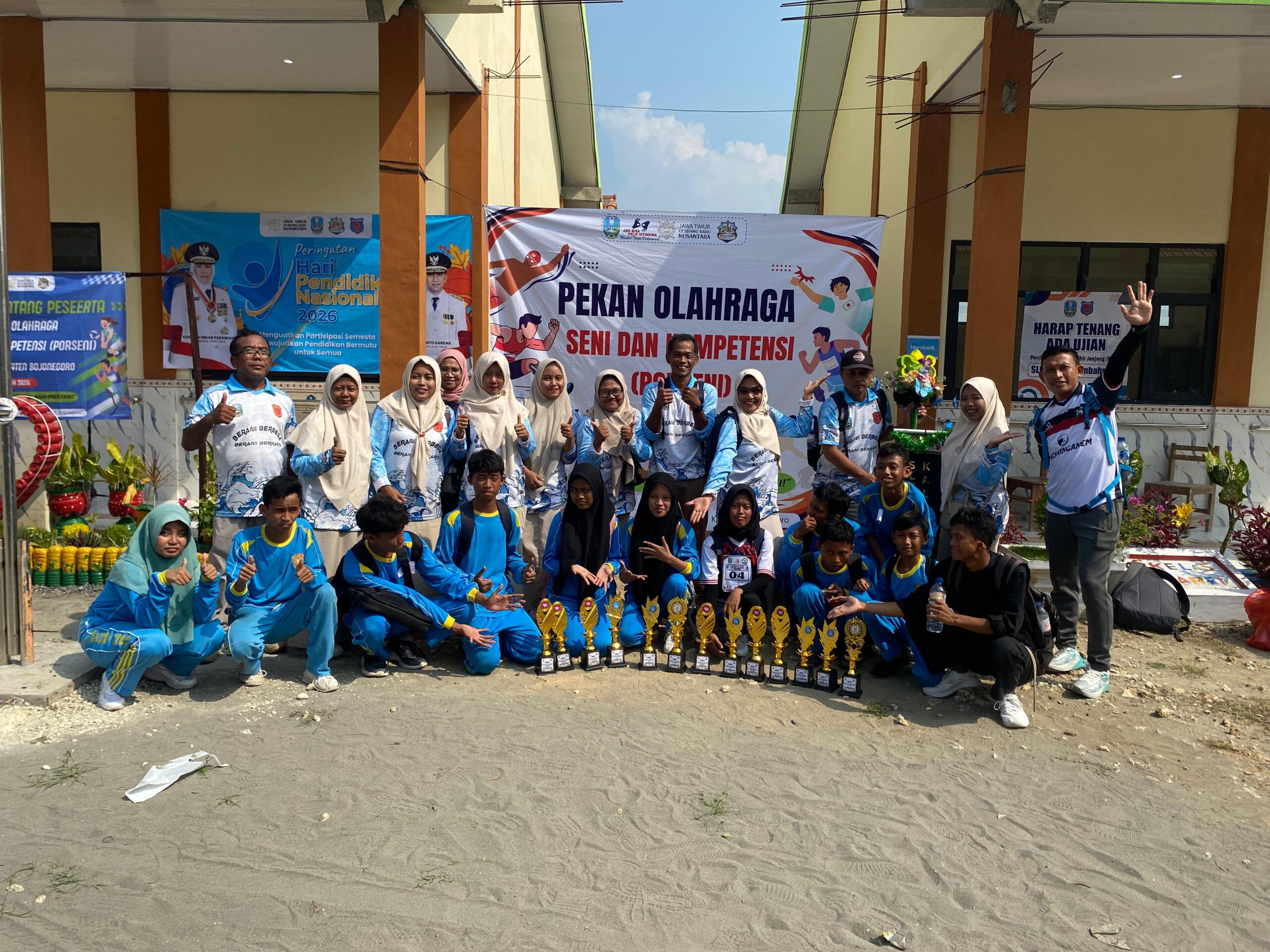 Peraih Juara Umum PORSENI Kabupaten Bojonegoro 2026 — SLB Negeri Kalirejo Raih Juara Umum PORSENI Kabupaten Bojonegoro 2026