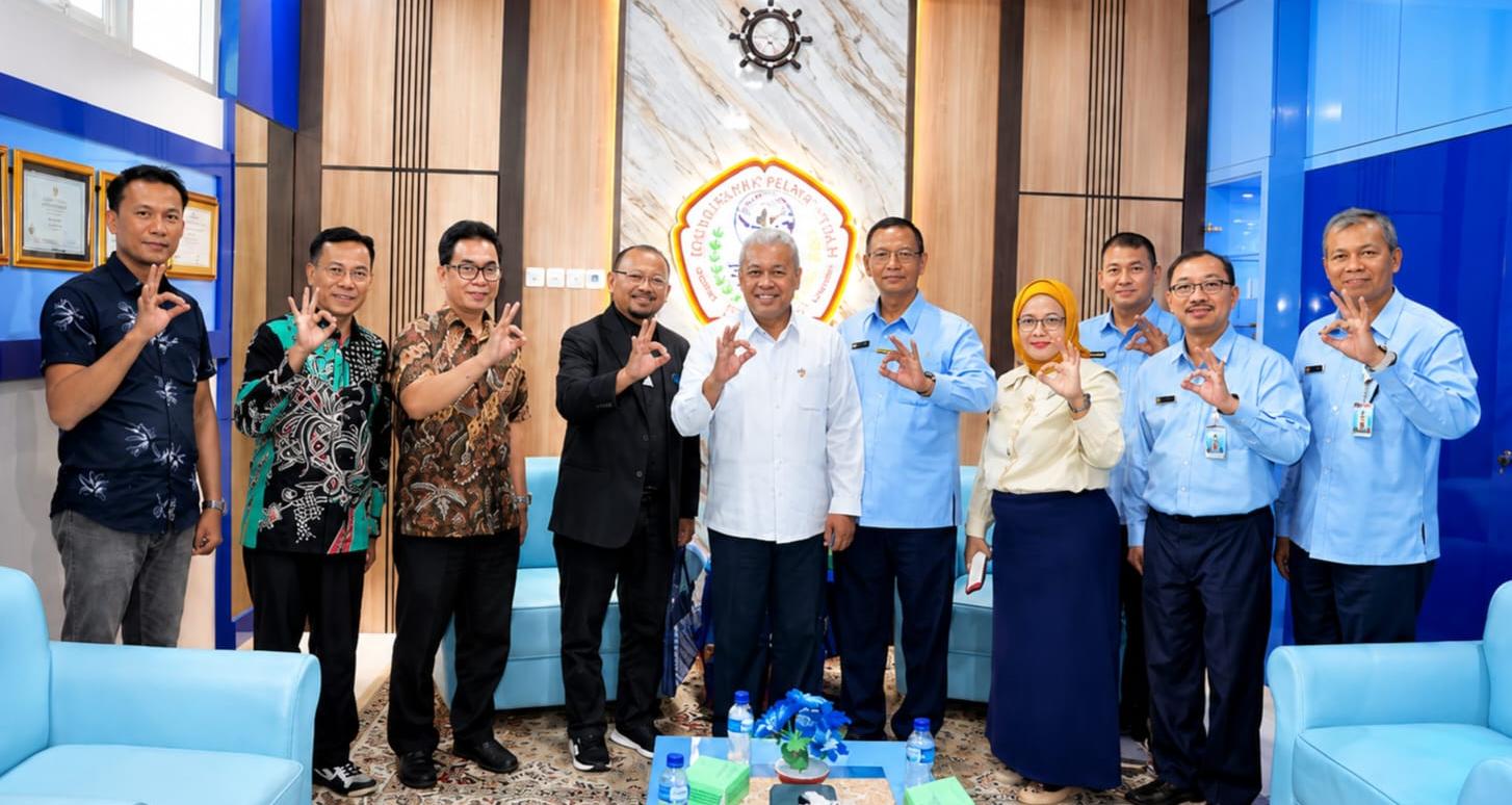 Kampus Laut Biru Jadi Rujukan, Delegasi Polimarim Makassar Sambangi UHT