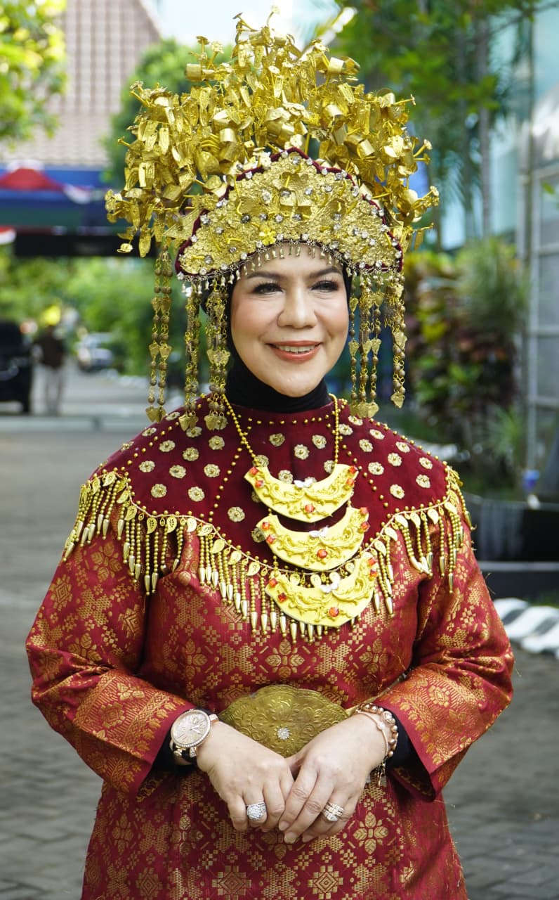 Dipimpin Kepala LLDIKTI VII, Upacara HUT ke-81 RI Makin Semarak dengan Penampilan Drumband dan Paduan Suara Universitas Hang Tuah