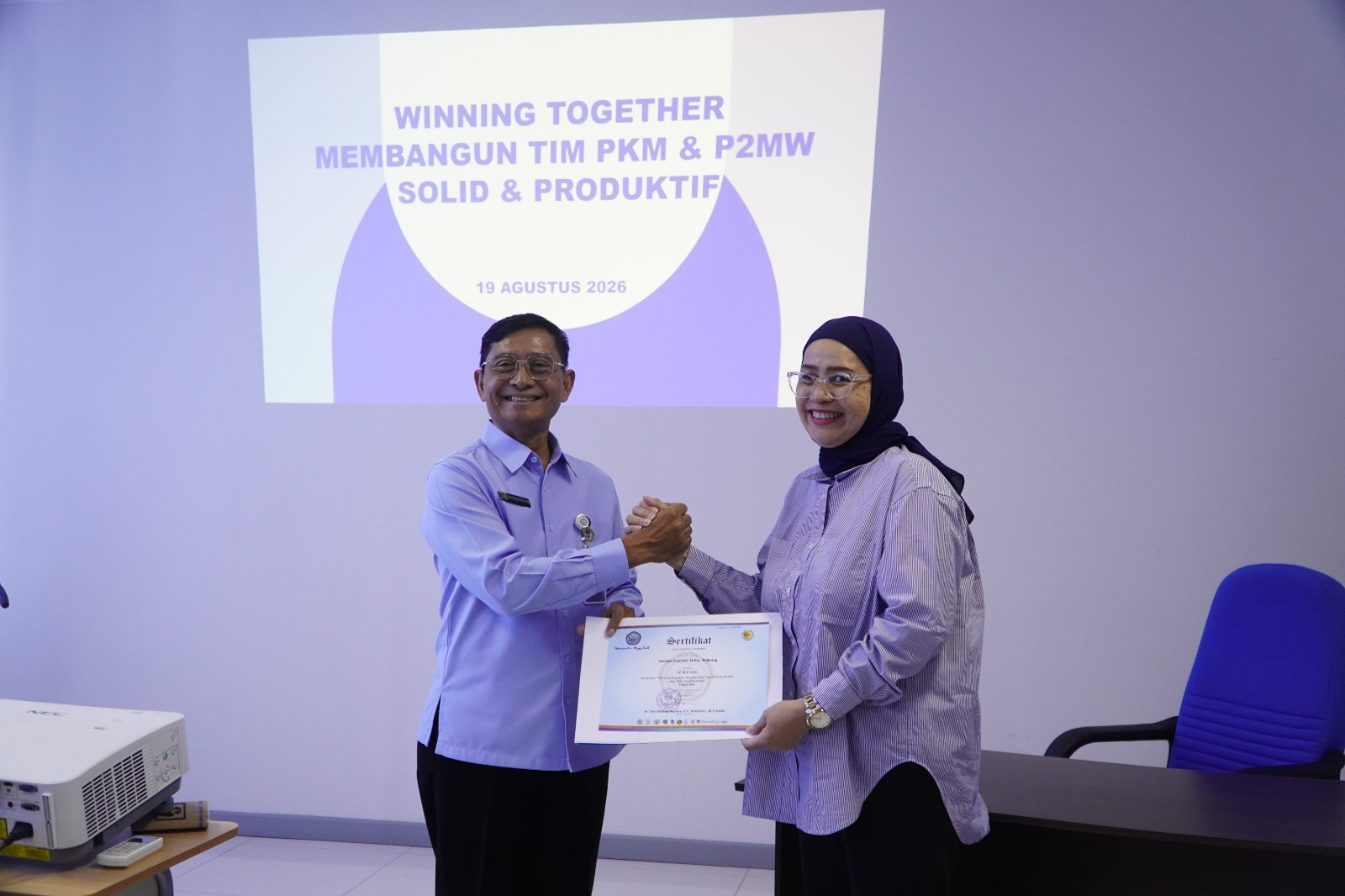 Bangun Tim Solid, UHT Bekali Mahasiswa Hadapi PKM dan P2MW