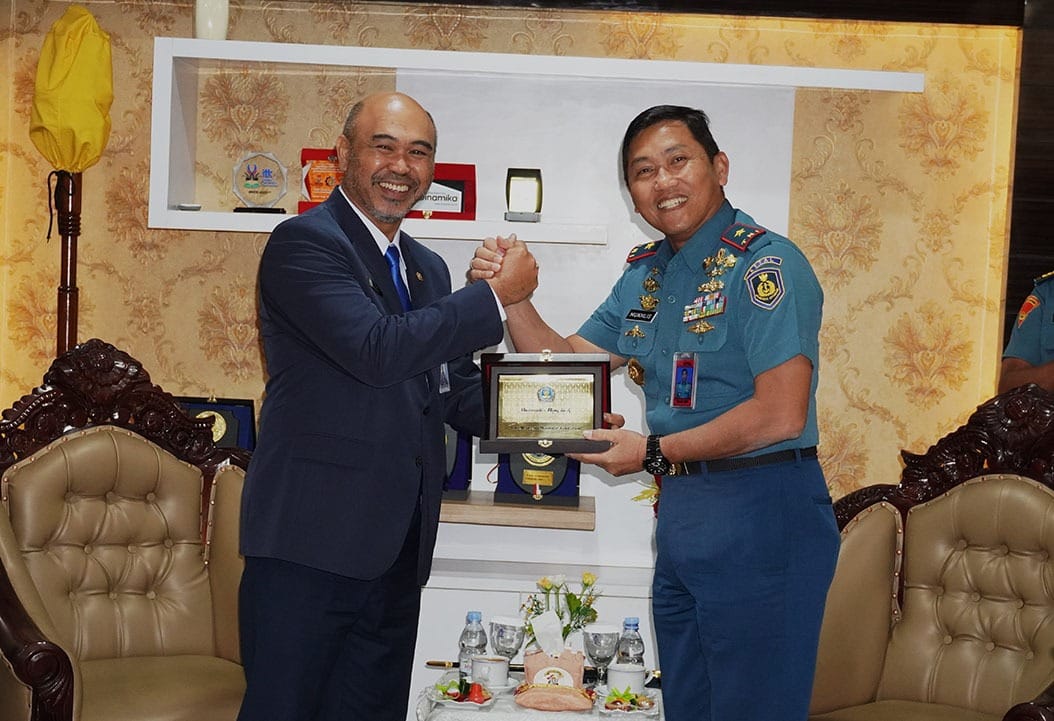 Rektor Universitas Hang Tuah Laksanakan Courtesy Call ke Komandan STTAL