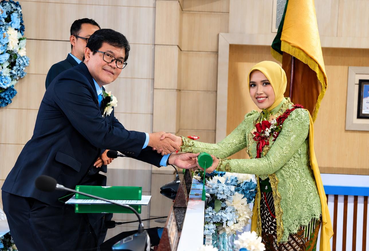 FK Universitas Hang Tuah Kukuhkan Dokter Baru, Teguhkan Komitmen Cetak Dokter Profesional