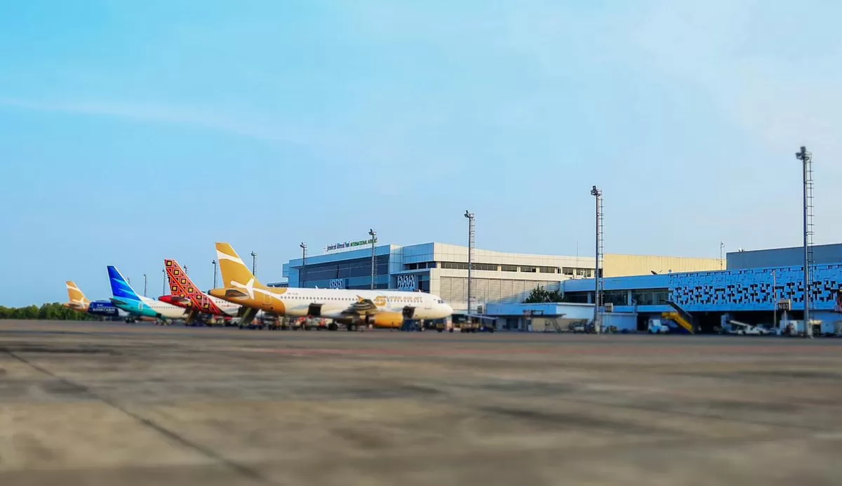 Bandara Ahmad Yani Semarang Andalkan PLTS 100 kWp, Produksi 63.800 kWh